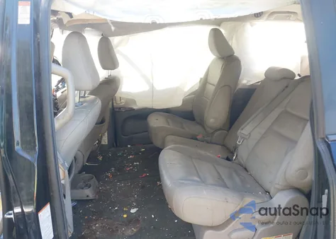 2016 Toyota Sienna Xle 8 Passenger z USA, uszkodzony, nr VIN 5TDYK3DC3GS764208